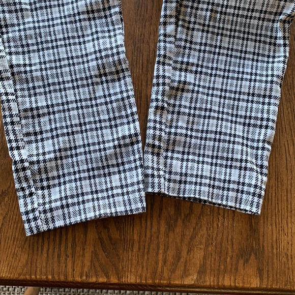 Michael Kors dress pant. - Picture 4 of 4